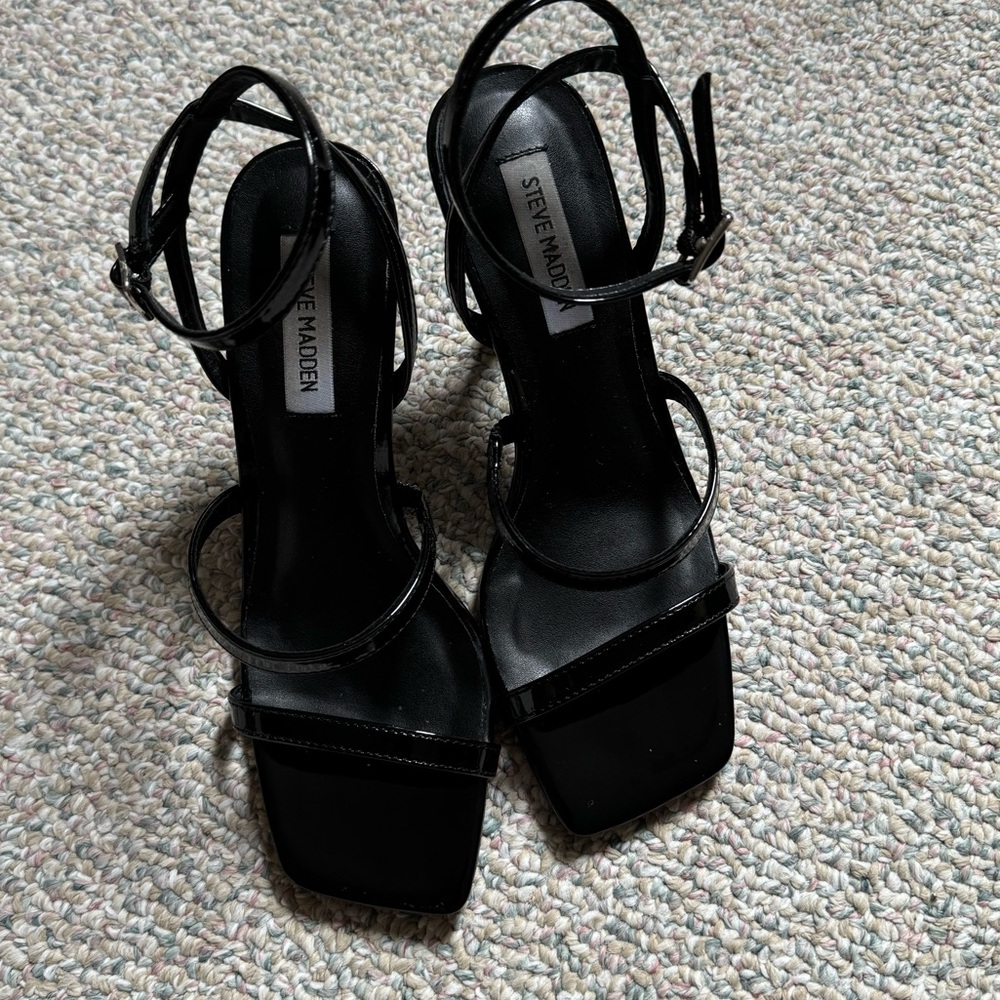 Steve Madden square toe sandal short heel